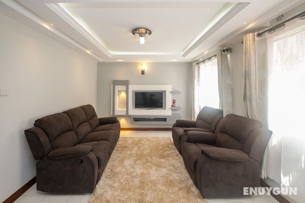 Spacious 2bdr Home-5mins TO Wilson Airport Öne Çıkan Resim