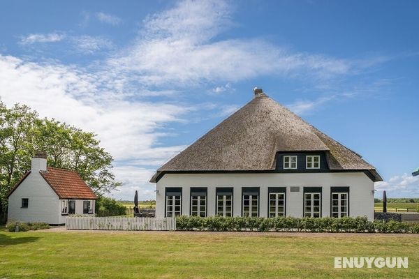 Spacious Farmhouse in Dutch Coast, Texel With Garden Öne Çıkan Resim