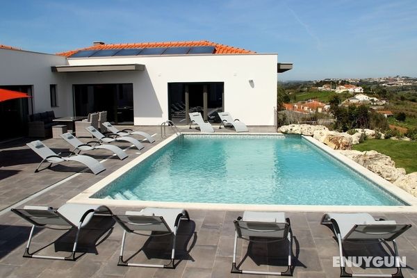 Spacious Villa in Salir de Mato With Private Pool, Terrace Öne Çıkan Resim