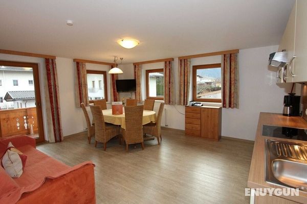 Spacious Apartment in Uderns near Ski Area Öne Çıkan Resim