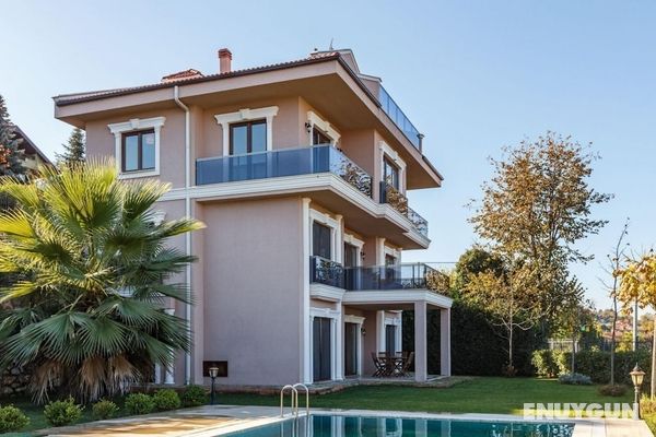 Spacious Villa With Private Pool and Garden in Kartepe Near Sapanca Öne Çıkan Resim