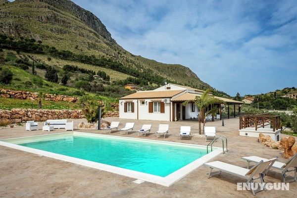 Splendid Holiday Home in Castellammare del Golfo near Beach Öne Çıkan Resim