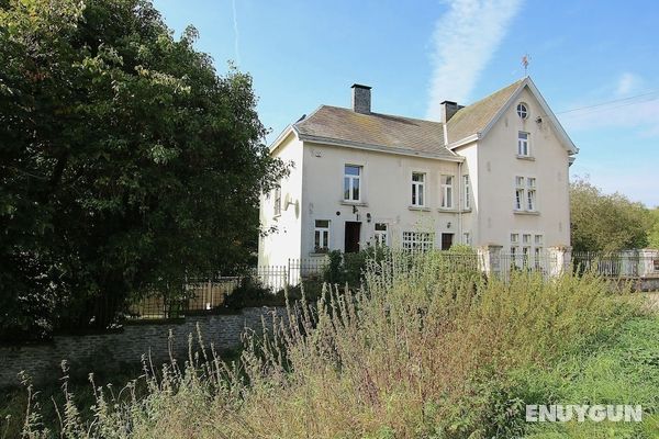 Splendid Mansion in Bastogne With Fenced Garden Öne Çıkan Resim