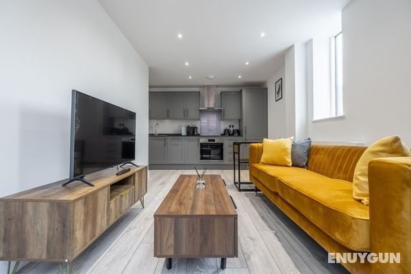 Stunning 2-bed Apartment in Camberley Öne Çıkan Resim