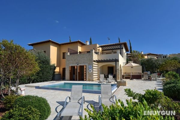 Stunning 3 bedroom villa 'BZ01' with private pool, stunning views, communal pool and resort facilities, Zephyros Village on Aphrodite Hills Re Öne Çıkan Resim