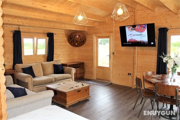 Stunning 5-bed Cabin in Ashton Under Hill Öne Çıkan Resim