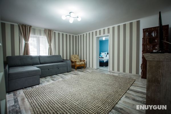 Stunning 5 Bed House in Campulung Moldovenesc Öne Çıkan Resim