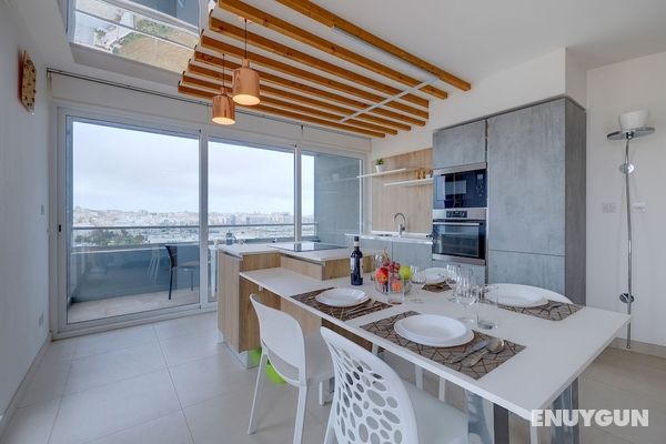 Stunning Apartment in a Central Location With Views Öne Çıkan Resim