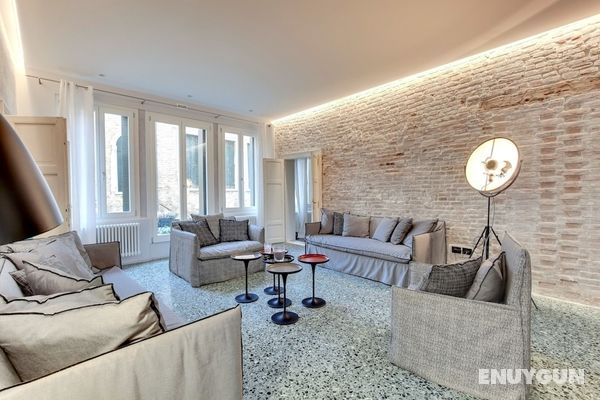 Stunning Modern Apartment in the Heart of Venice Öne Çıkan Resim