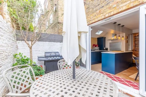 Stylish 1 Bedroom Flat in Fulham With Patio Dış Mekan