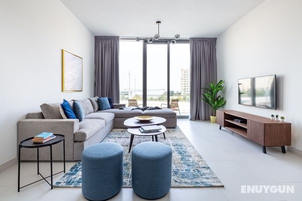 Stylish 2BR Apartment by the Beach - The Palm Jumeirah Öne Çıkan Resim
