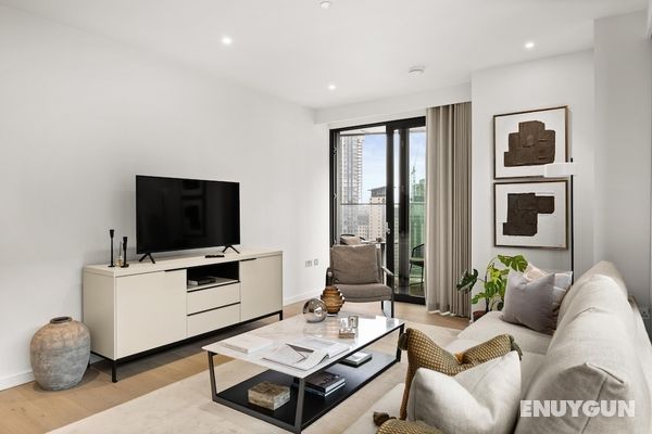 Stylish two Bedroom Apartment With River Views in Docklands Öne Çıkan Resim
