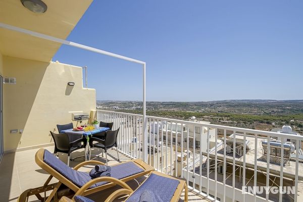 Summer Breeze with Panoramic terrace by Getaways Malta Öne Çıkan Resim