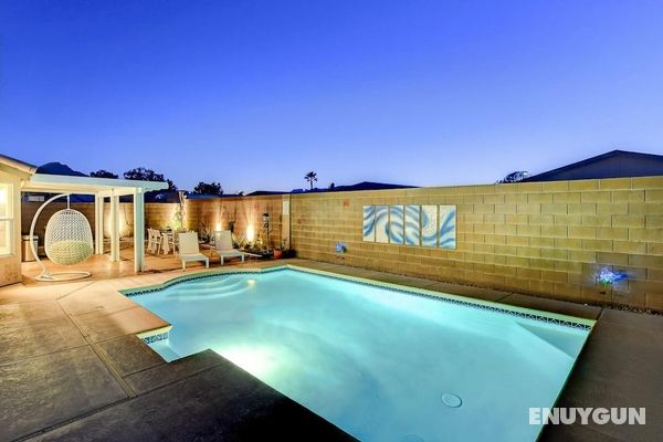 Sunny Heated Pool Retreat Near Las Vegas 1-story 3 Bedrooms Fully Equipped Island Kitchen Öne Çıkan Resim