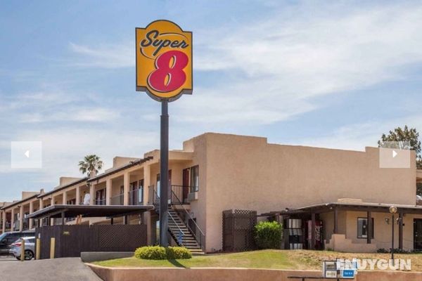 Super 8 by Wyndham Barstow Genel