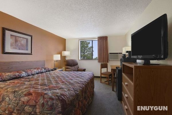 Super 8 by Wyndham Cheyenne WY Genel