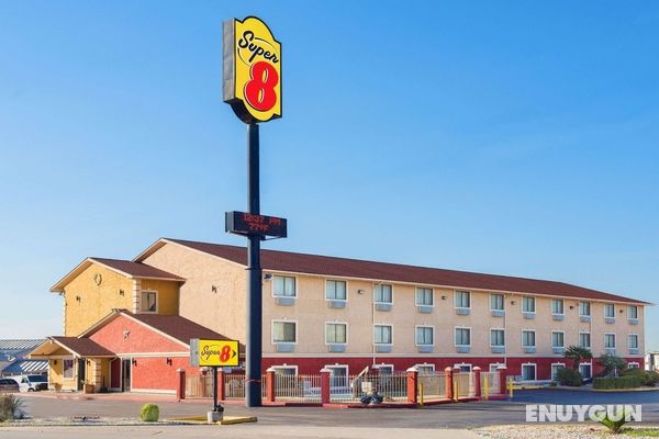 Super 8 by Wyndham San Antonio/I-35 North Genel