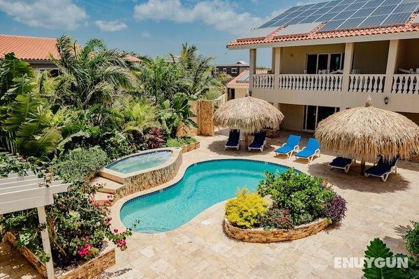 Superb Modern 2-bedroom Apartment With Tropical Garden, Pool and Whirlpool Öne Çıkan Resim