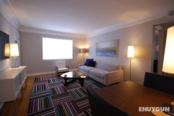 The Big Awesome 2BR 1BA Condo C - Includes Bi-weekly Cleanings w Linen Change Öne Çıkan Resim