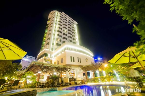The Light Hotel & Resort Genel