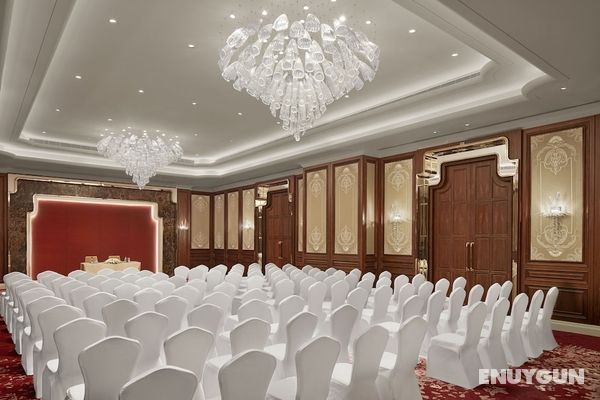 The Ritz-Carlton, Pune Genel