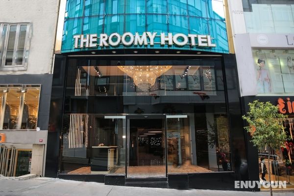 The Roomy Hotel Genel