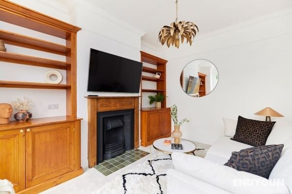 The West Ealing Escape - Glamorous 4bdr House With Patio Öne Çıkan Resim