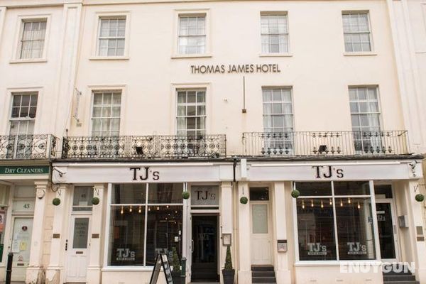 Thomas James Hotel Genel