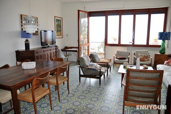 Tiffany Apartment With sea View Terrace in the Center of Sperlonga Genel