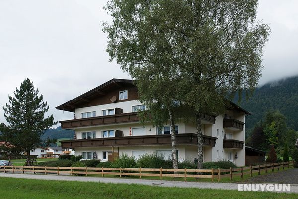 Tirolerhaus Appartments Genel