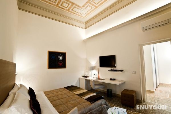 Town House Cavour Genel