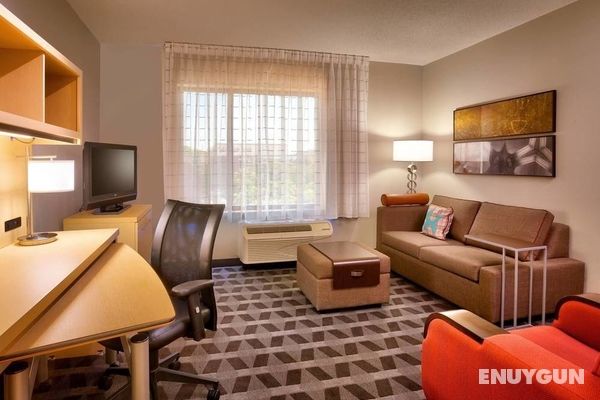 TownePlace Suites Omaha West Genel