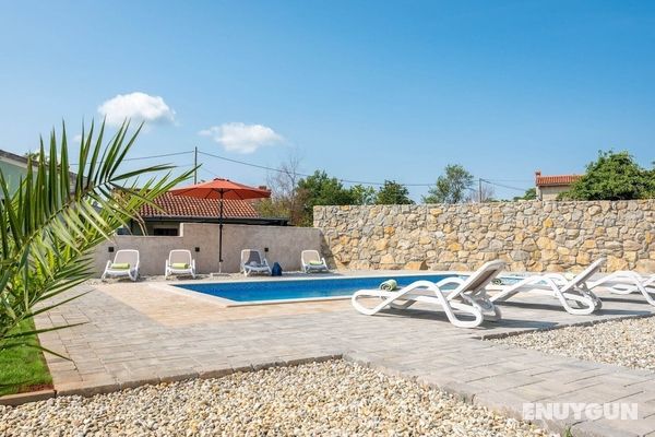 Tranquil Holiday Home in Labin With Private Swimming Pool Öne Çıkan Resim