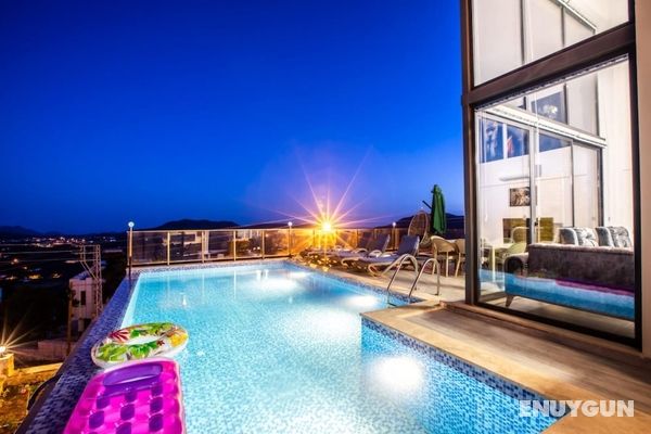 Triplex Villa With Sauna Pool and Sea View in Kas Öne Çıkan Resim