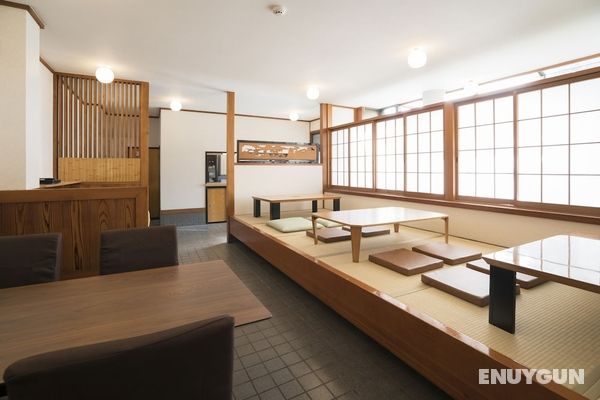 Tsubaki House Genel