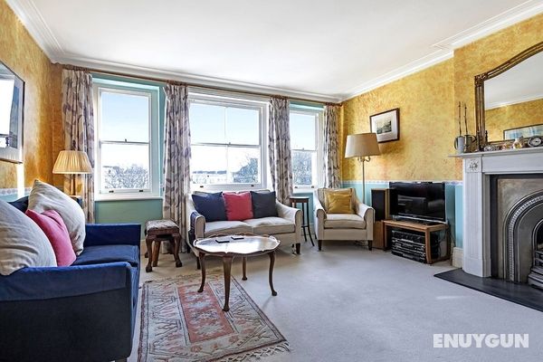 Typically English 2 Bedroom Apartment in Residential Area Near South Kensington Öne Çıkan Resim