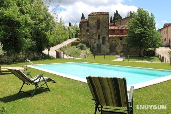 Vintage Holiday Home With Swimming Pool in Montorsoli Öne Çıkan Resim