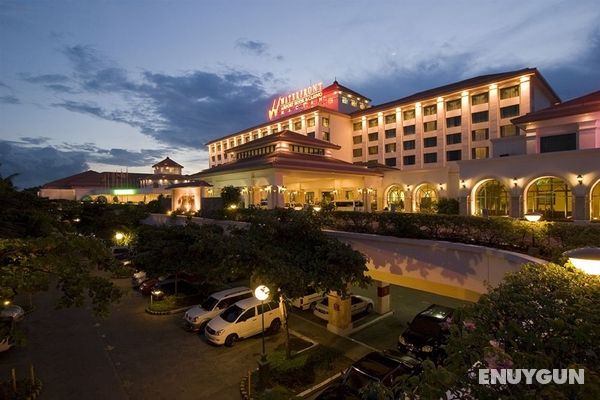 Waterfront Airport Hotel & Casino Mactan Genel