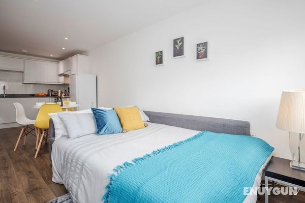 Watford Central Serviced Apartments - F5 Genel