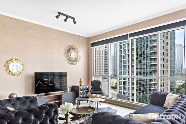 WelHome - Luxurious apartment with Burj Khalifa views Öne Çıkan Resim
