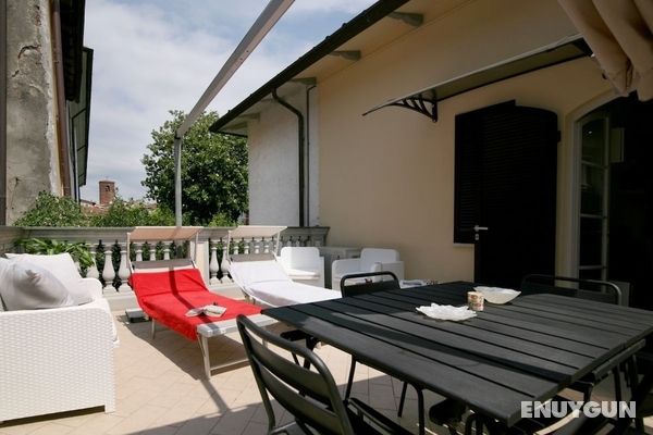 Apartment With Beautiful Terrace in the Historical Center of Pietrasanta Oda Düzeni