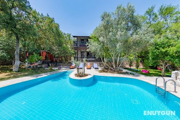 Villa With Pool Surrounded by Nature in Fethiye Öne Çıkan Resim