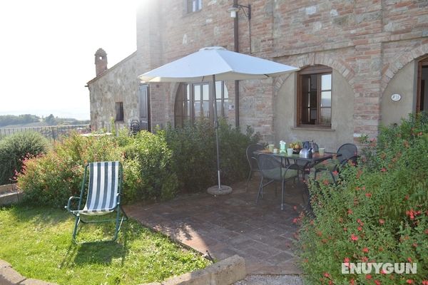 Apartment With Private Garden in Tuscany Öne Çıkan Resim