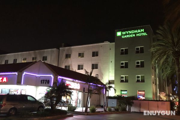Wyndham Anaheim Genel