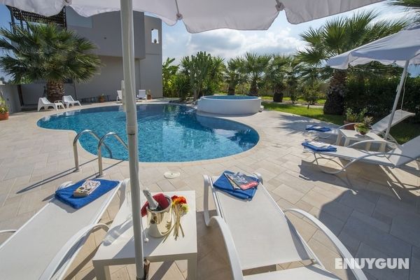 Xenos Villa 2 With 5 Bedrooms , Private Swimming Pool, Near the sea in Tigaki Öne Çıkan Resim
