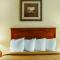 Quality Hotel & Suites Niagara Falls slider thumbnail