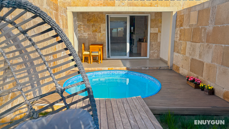 Deluxe Room with Private Heated Pool and Massage Package for 2 People
