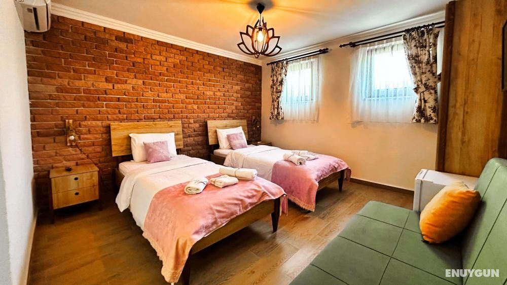 Basement Twin Room, Basement Floor