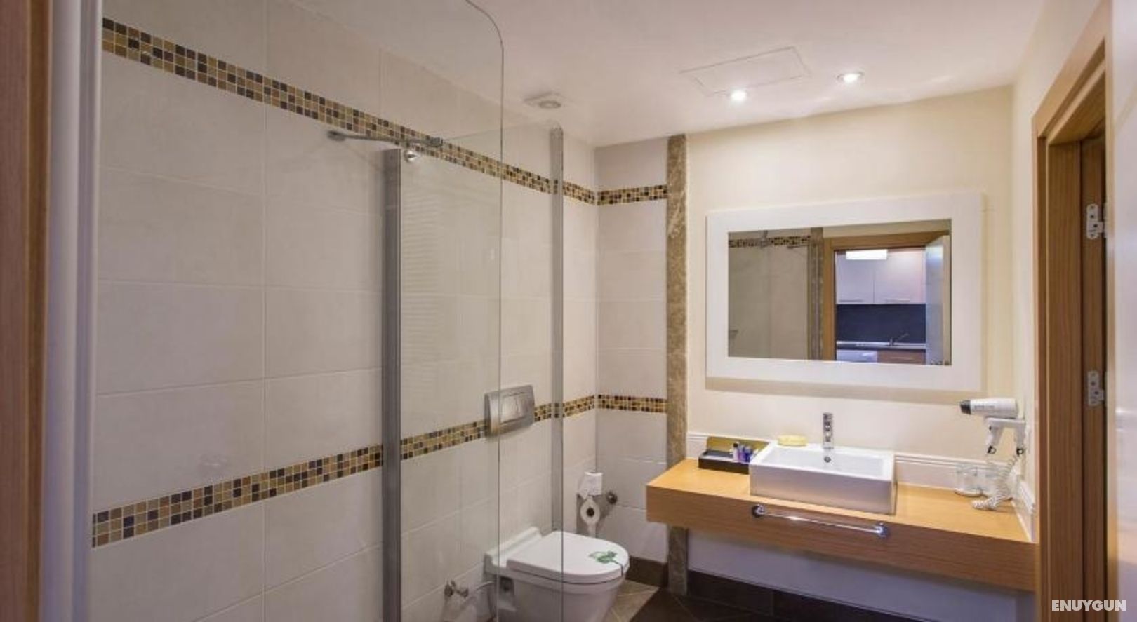 One Bedroom One Bathroom 1 Double Bed
