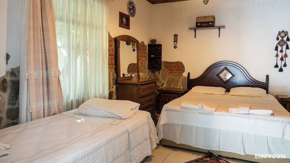 Economy Triple Room